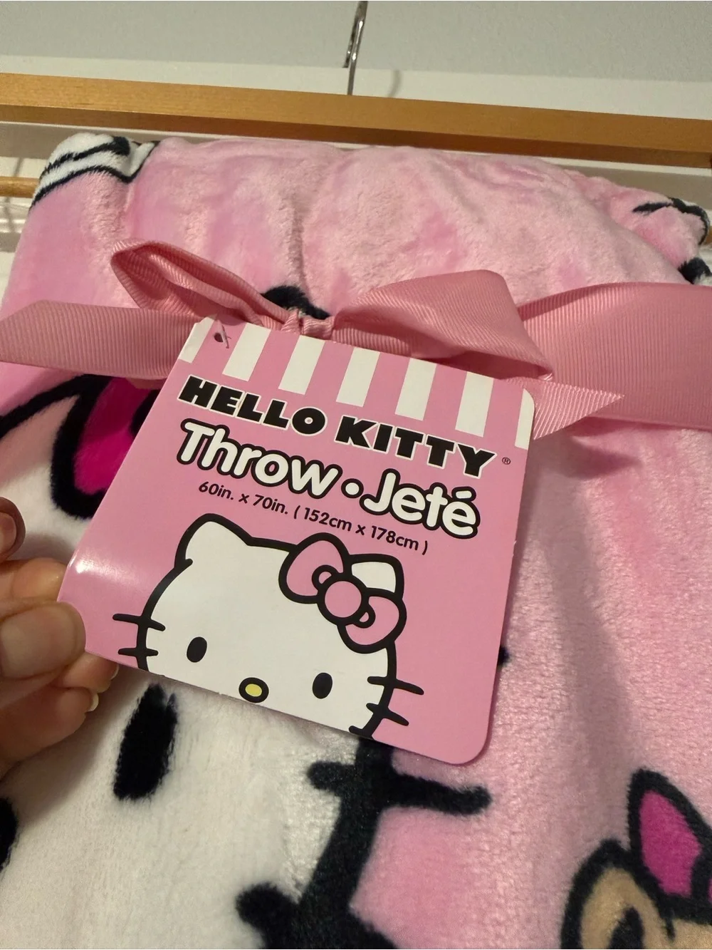 Hello Kitty Blanket (Throw) - Picture 3 of 3
